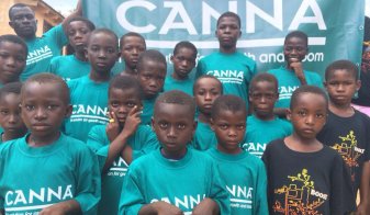 Organic farming in Africa supported by CANNA